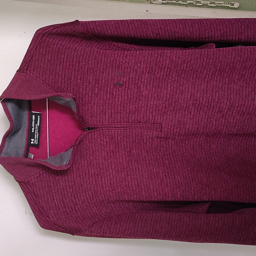 Under Armour  Cold Gear Burgundy Quarter-Zip Top Sweatshirt. Size XXL